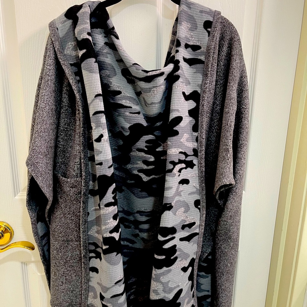 Reversible Cape - image 1